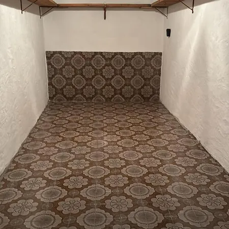 Dolce Rifugio Sul Castello - Incantevole A Due Passi Dal Centro Con Garage Lägenhet