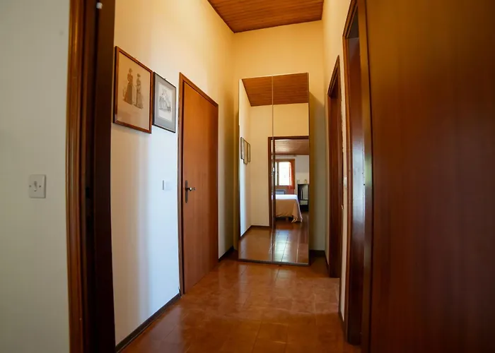 Dolce Rifugio Sul Castello - Incantevole A Due Passi Dal Centro Con Garage 公寓